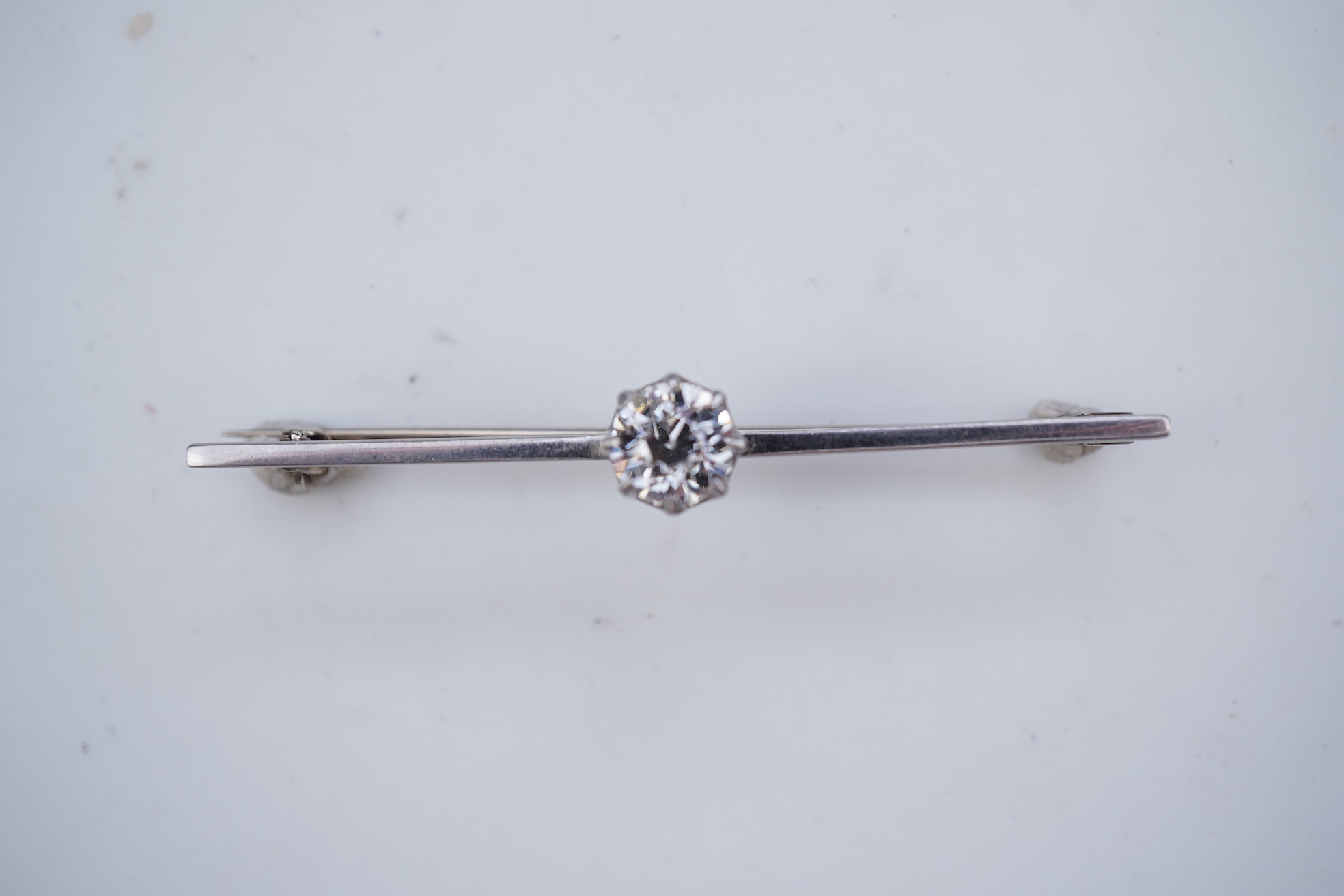 A diamond bar brooch, early 20th century